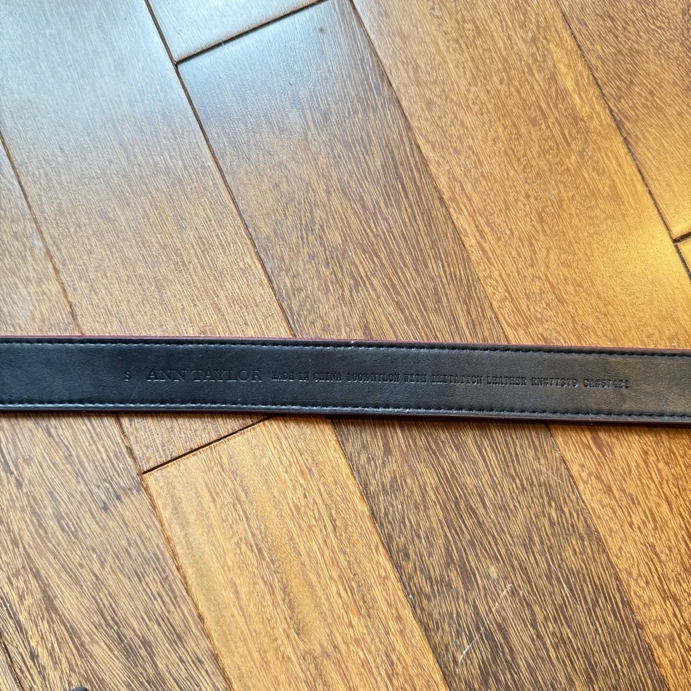 Ann Taylor Elegant Purple Velvet Belt with Gold Buckle Size Small